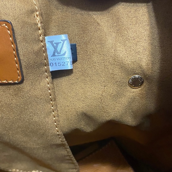 Elegant Fashion Neverfull Brown Leather Mono Tote With Matching Detachable Pouch - Picture 14 of 17